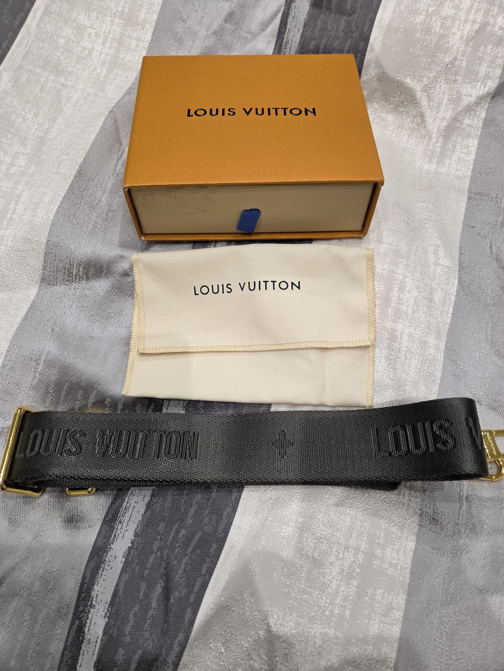 Louis Vuitton Multi pochette accessories green strap NWT in box - Picture 2 of 4